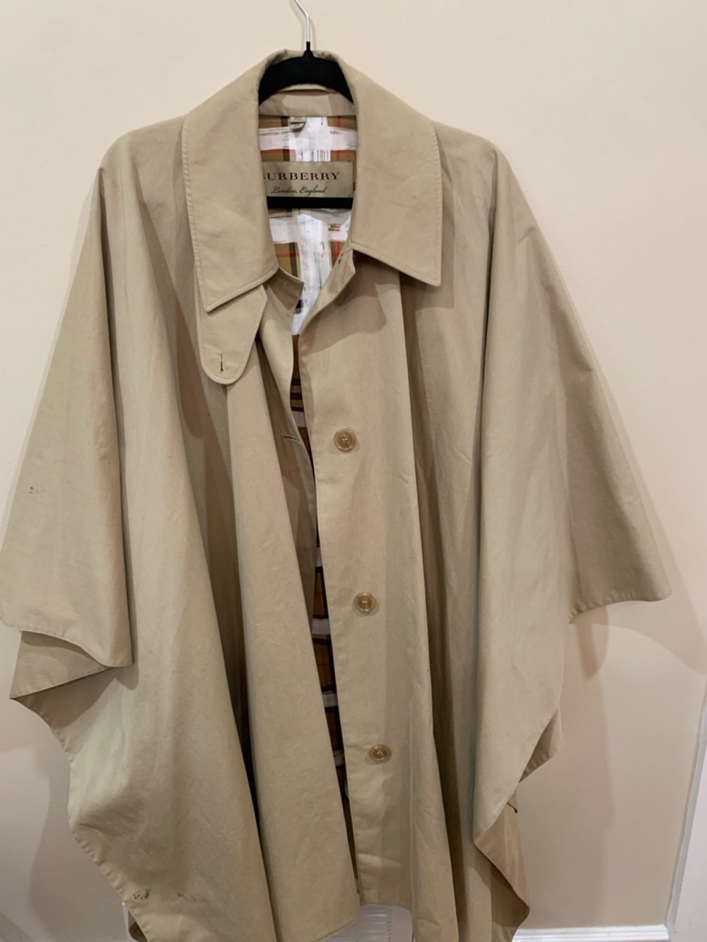 Burberry Beige Cape with Signature Check Lining